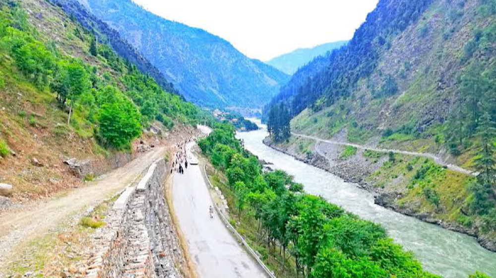 Rockfall Blocks Main Highway in Neelum Valley